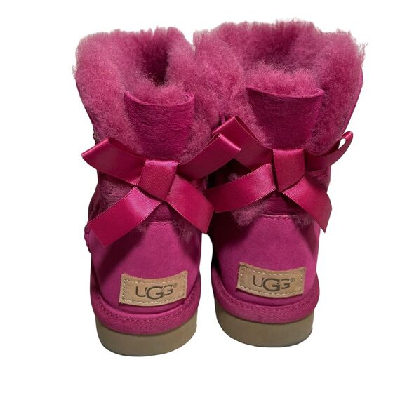 UGG Boots Womens Size 5 Mini Bailey Bow II Fuchsia Pink Flats - Picture 2 of 3
